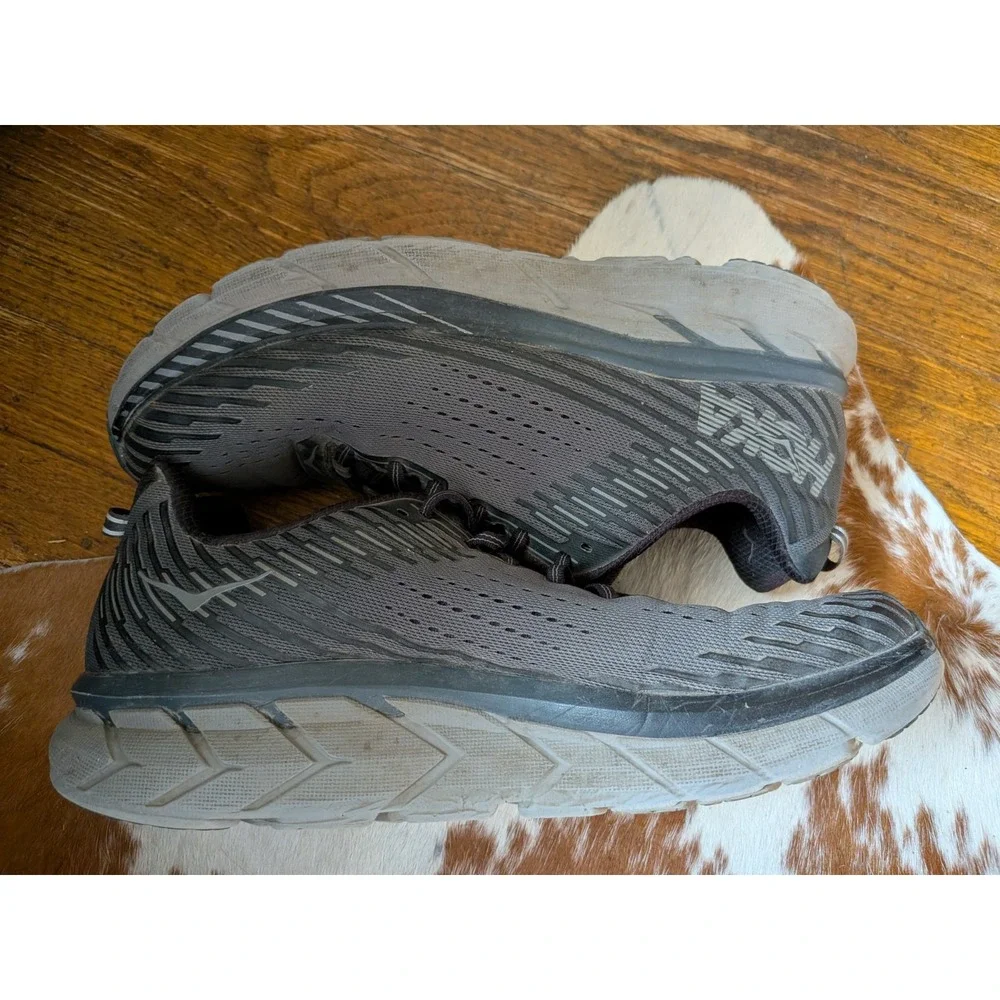 HOKA One One Clifton 5 Mens Size 12.4 Gray Athletic Running Outdoor Shoes